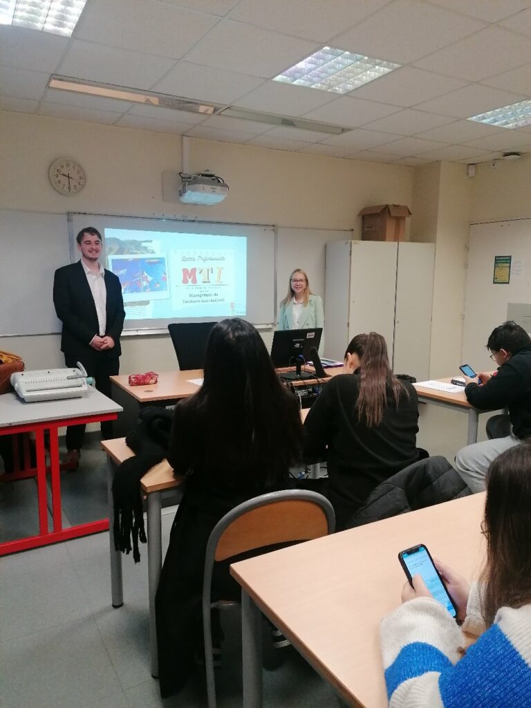 Présentation étudiants Cergy